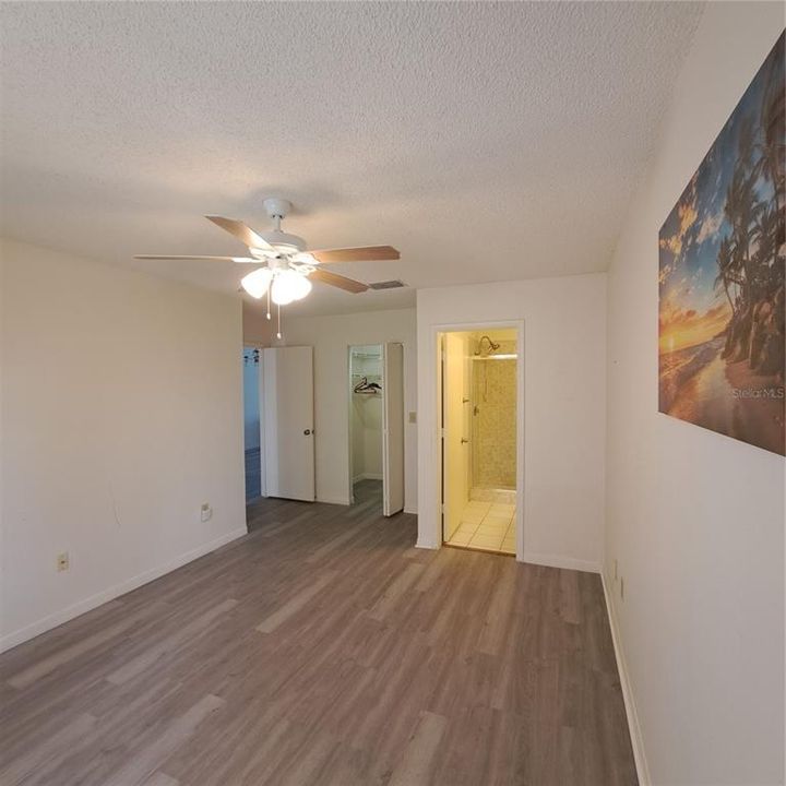 For Rent: $1,325 (2 beds, 2 baths, 935 Square Feet)