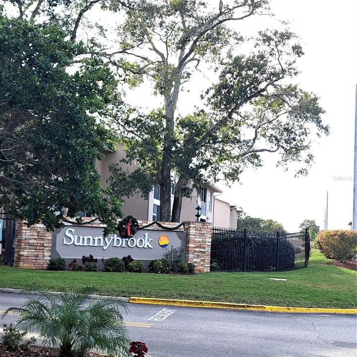 For Rent: $1,325 (2 beds, 2 baths, 935 Square Feet)