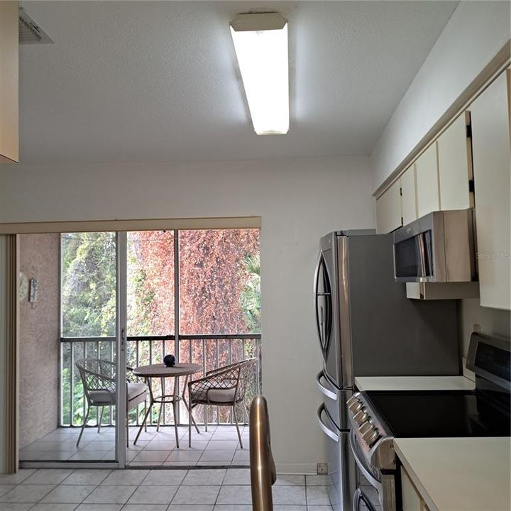 For Rent: $1,325 (2 beds, 2 baths, 935 Square Feet)