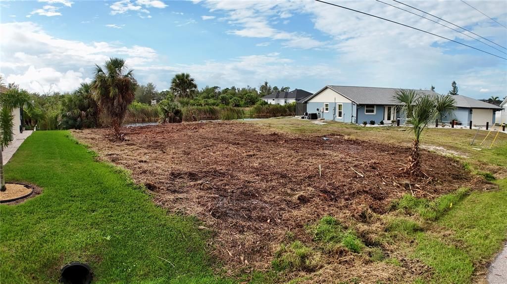 待售: $90,000 (0.23 acres)