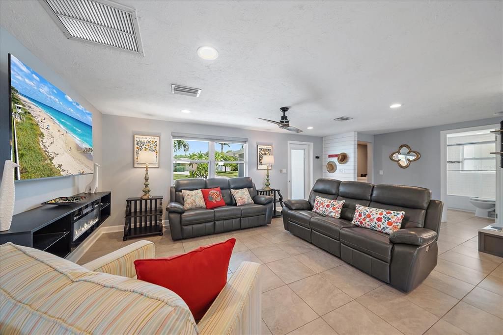 En Venta: $415,000 (2 camas, 2 baños, 1249 Pies cuadrados)