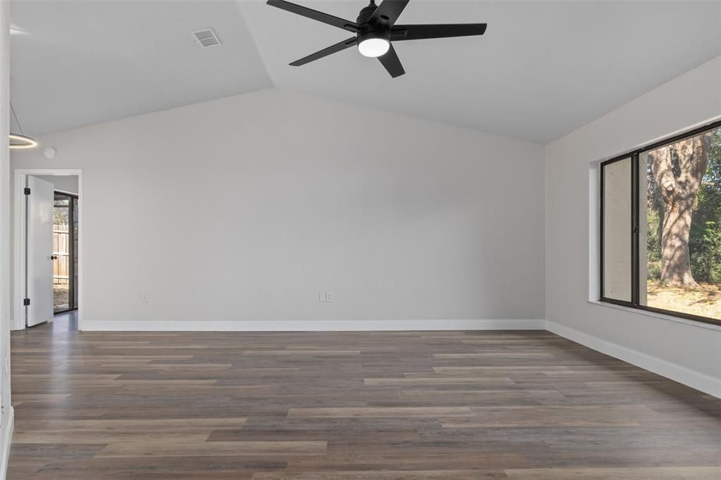 For Sale: $298,000 (3 beds, 2 baths, 1330 Square Feet)