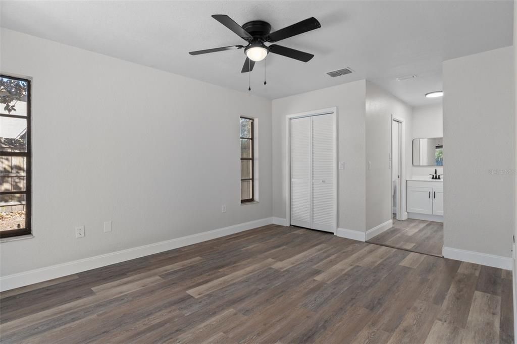 For Sale: $298,000 (3 beds, 2 baths, 1330 Square Feet)