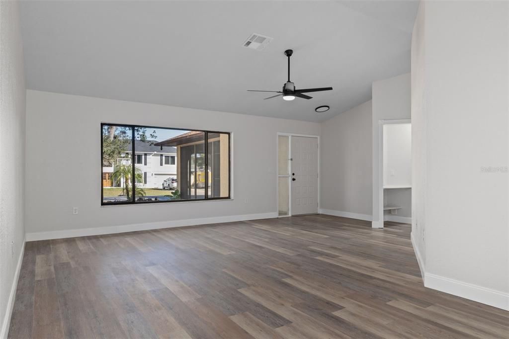 For Sale: $298,000 (3 beds, 2 baths, 1330 Square Feet)