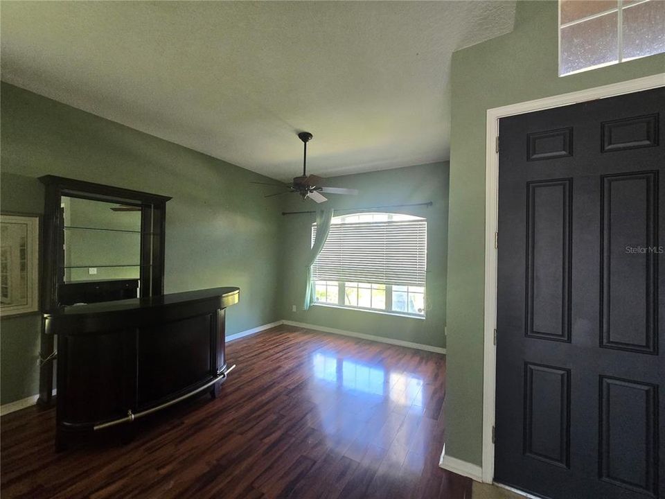 В аренду: $2,800 (4 спален, 2 ванн, 2454 Квадратных фут)