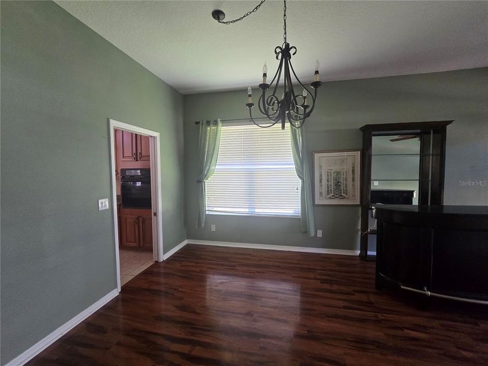 В аренду: $2,800 (4 спален, 2 ванн, 2454 Квадратных фут)