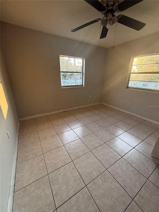 For Rent: $1,300 (2 beds, 1 baths, 756 Square Feet)