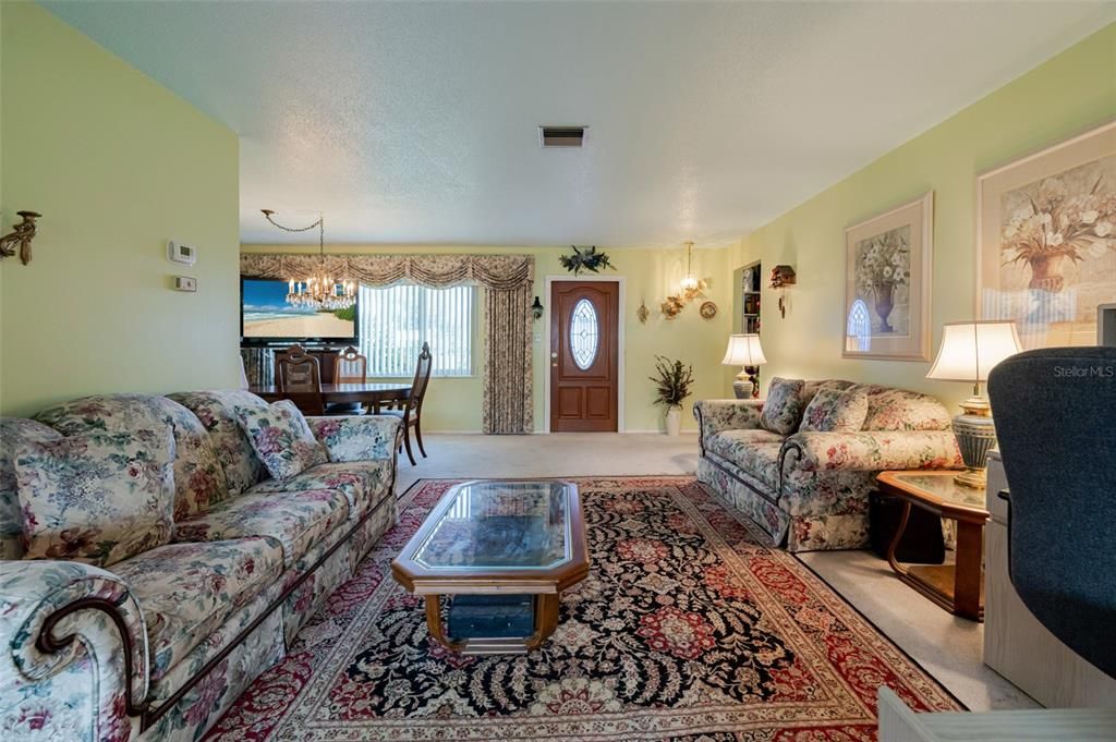 На продажу: $330,000 (2 спален, 2 ванн, 1661 Квадратных фут)