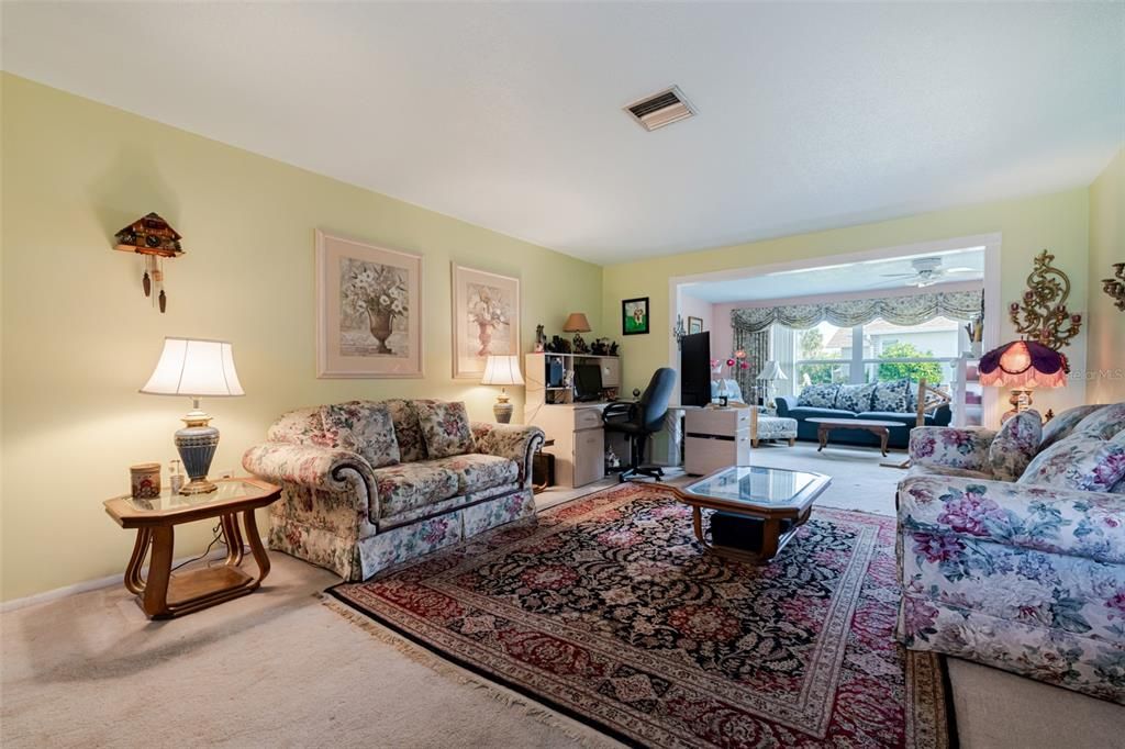 На продажу: $330,000 (2 спален, 2 ванн, 1661 Квадратных фут)