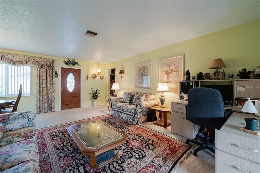 На продажу: $330,000 (2 спален, 2 ванн, 1661 Квадратных фут)