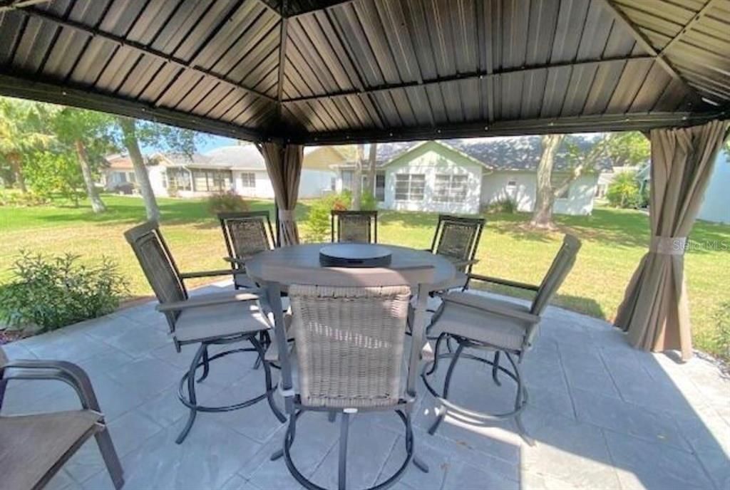 待售: $239,000 (2 贝兹, 2 浴室, 1196 平方英尺)