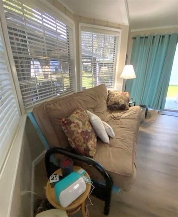 待售: $239,000 (2 贝兹, 2 浴室, 1196 平方英尺)