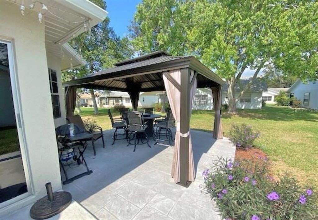 待售: $239,000 (2 贝兹, 2 浴室, 1196 平方英尺)