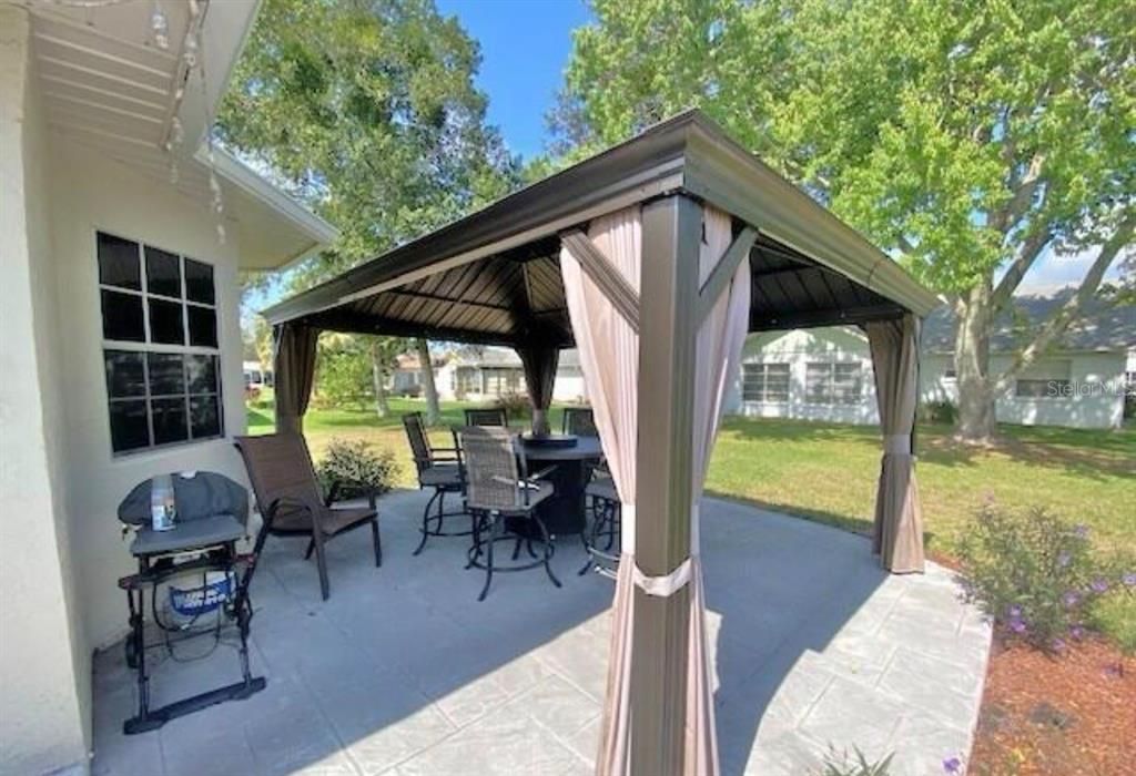 待售: $239,000 (2 贝兹, 2 浴室, 1196 平方英尺)