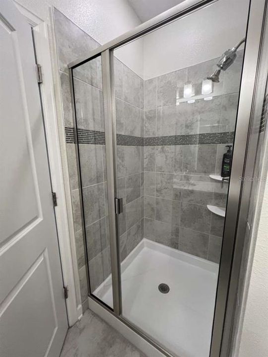 En Venta: $443,000 (4 camas, 2 baños, 1992 Pies cuadrados)