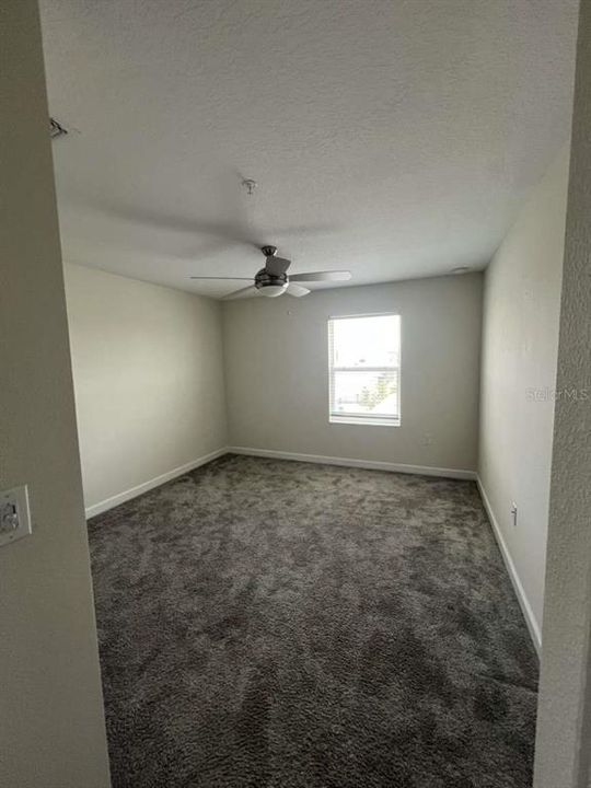 En Venta: $443,000 (4 camas, 2 baños, 1992 Pies cuadrados)