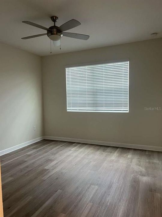 En Venta: $443,000 (4 camas, 2 baños, 1992 Pies cuadrados)