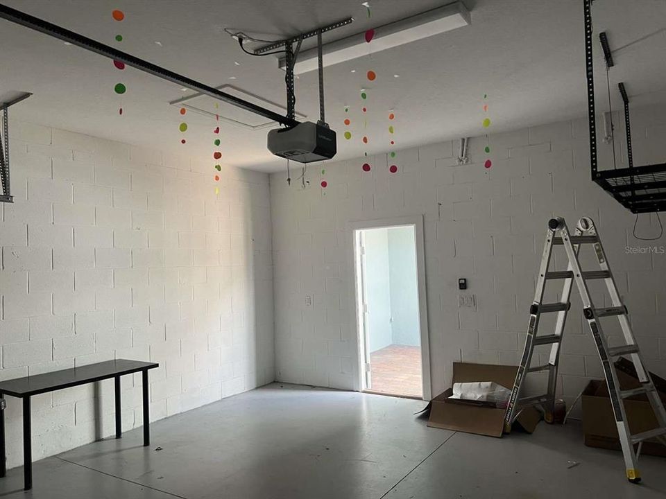 En Venta: $443,000 (4 camas, 2 baños, 1992 Pies cuadrados)