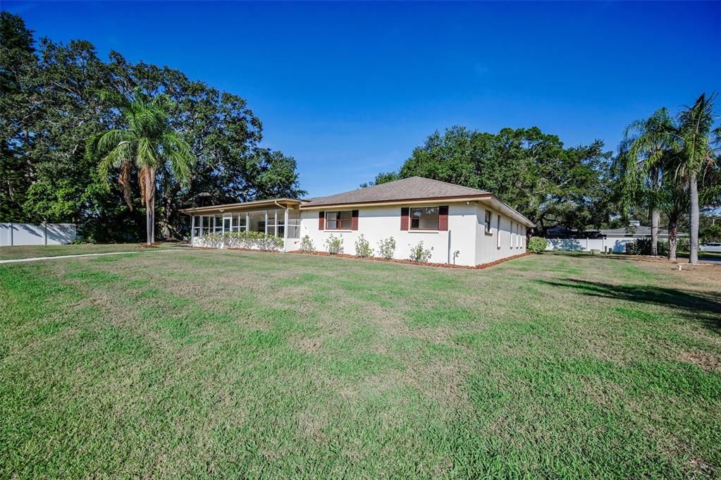 На продажу: $1,095,000 (4 спален, 2 ванн, 3096 Квадратных фут)