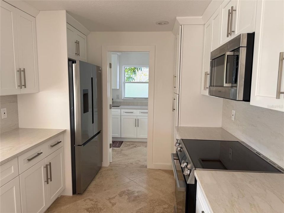 На продажу: $1,095,000 (4 спален, 2 ванн, 3096 Квадратных фут)