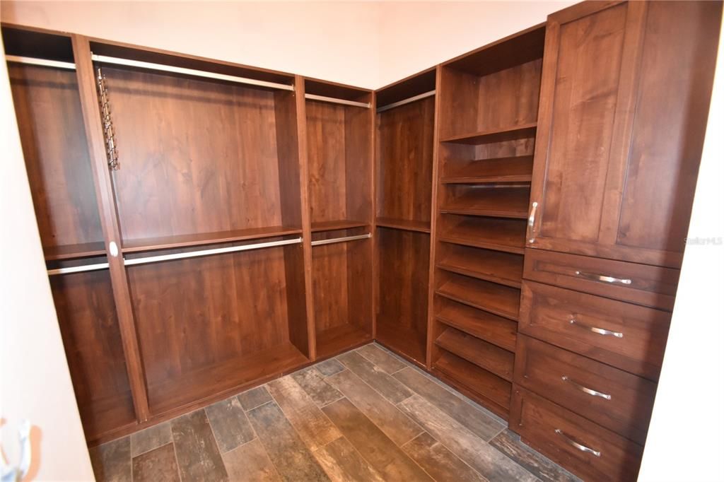 En Renta: $5,000 (5 camas, 3 baños, 2570 Pies cuadrados)