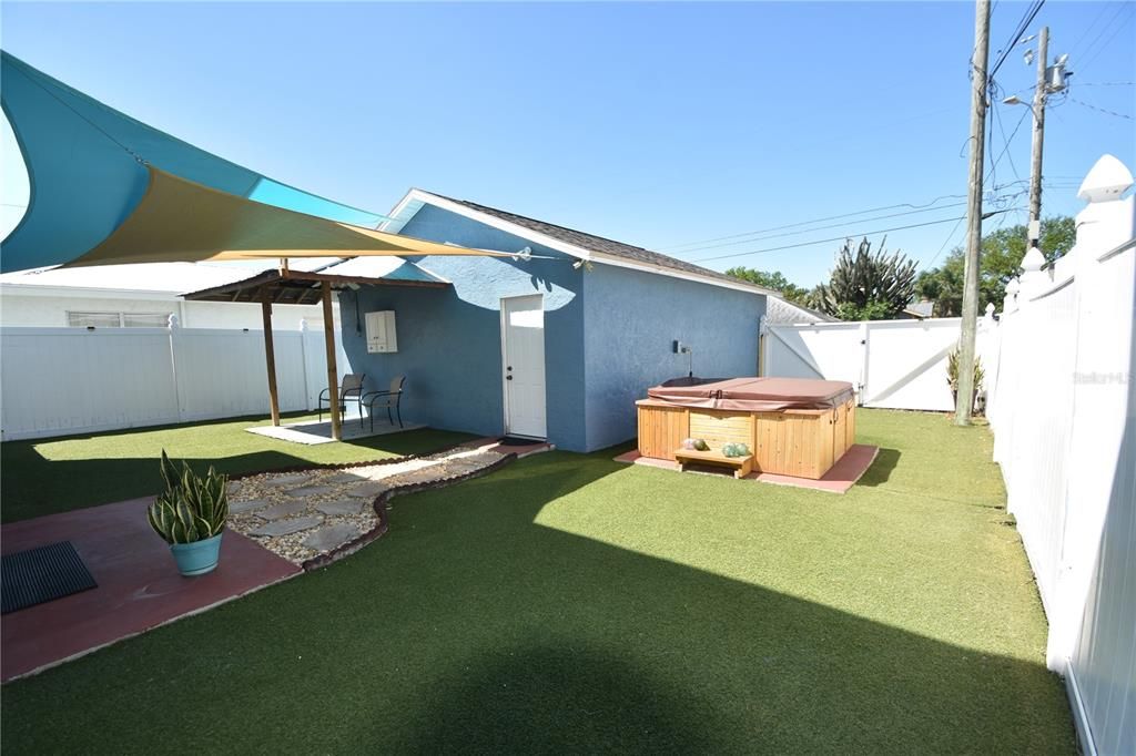 En Renta: $5,000 (5 camas, 3 baños, 2570 Pies cuadrados)