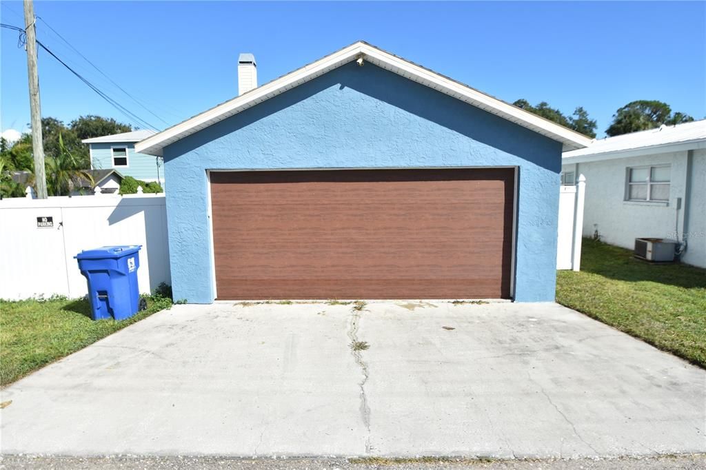 En Renta: $5,000 (5 camas, 3 baños, 2570 Pies cuadrados)