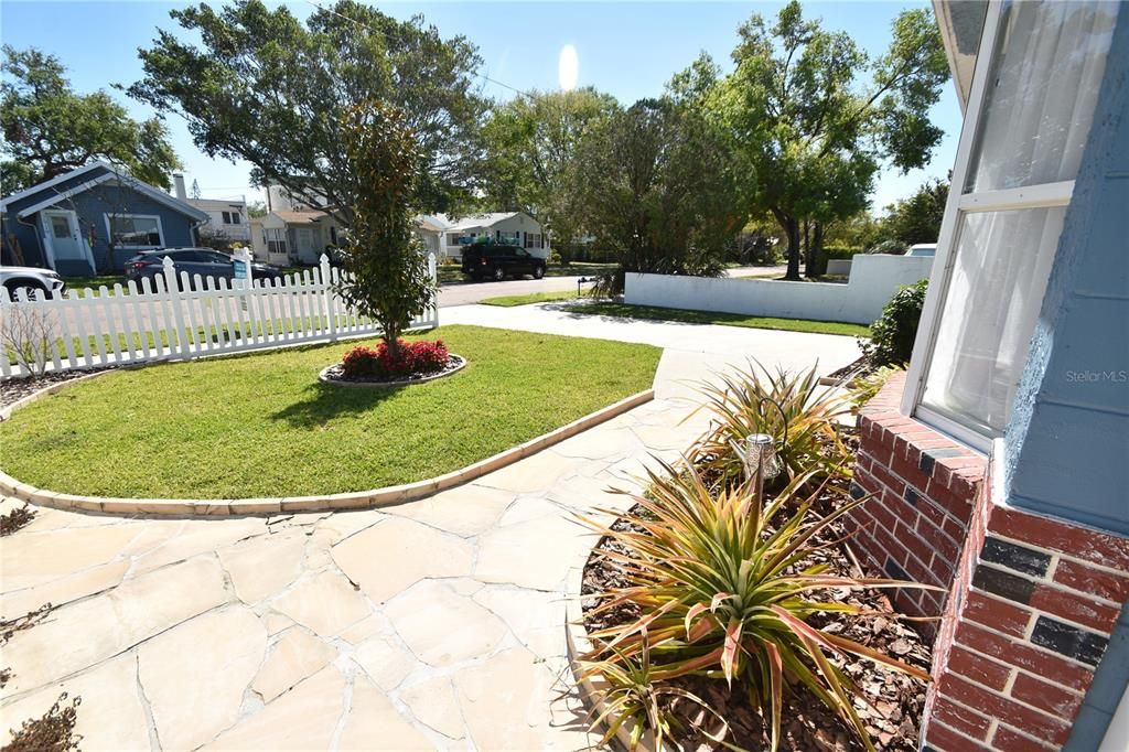 En Renta: $5,000 (5 camas, 3 baños, 2570 Pies cuadrados)