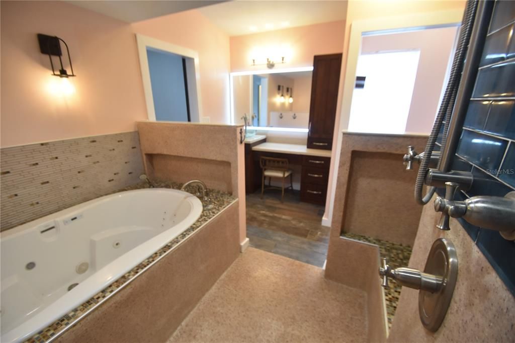 En Renta: $5,000 (5 camas, 3 baños, 2570 Pies cuadrados)