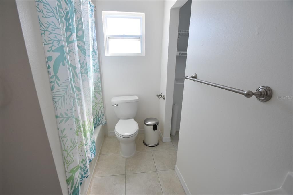 En Renta: $5,000 (5 camas, 3 baños, 2570 Pies cuadrados)