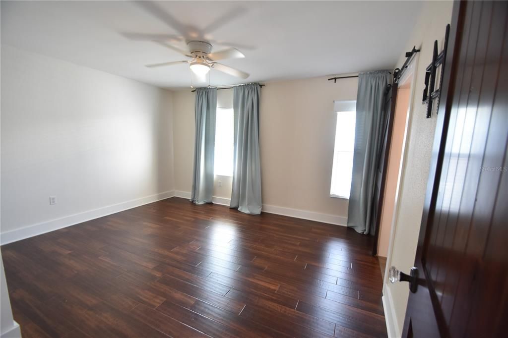 En Renta: $5,000 (5 camas, 3 baños, 2570 Pies cuadrados)