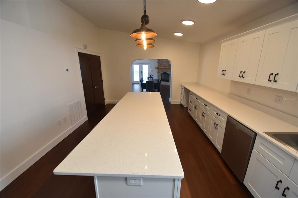 En Renta: $5,000 (5 camas, 3 baños, 2570 Pies cuadrados)