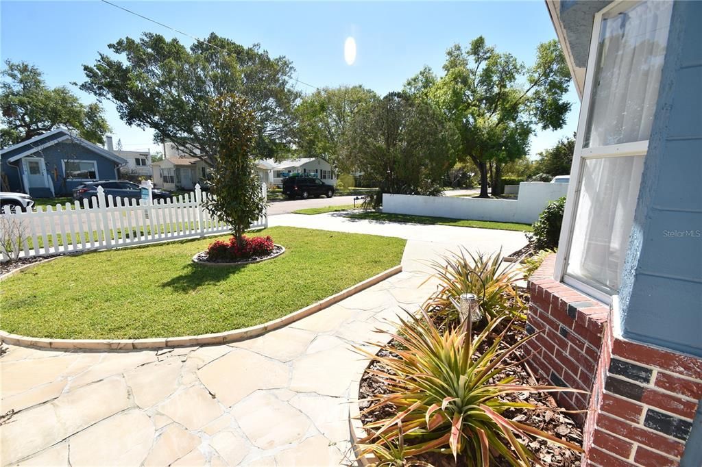 En Renta: $5,000 (5 camas, 3 baños, 2570 Pies cuadrados)