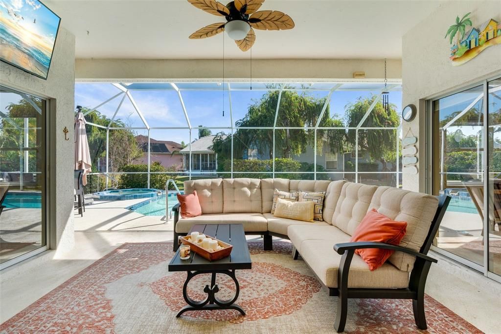 For Sale: $578,900 (4 beds, 2 baths, 2018 Square Feet)