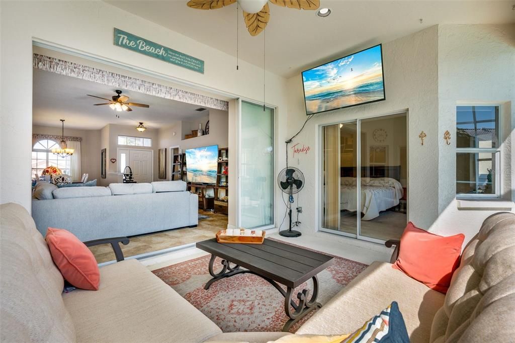 For Sale: $578,900 (4 beds, 2 baths, 2018 Square Feet)