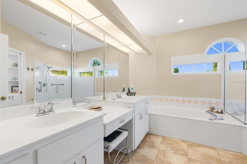 For Sale: $578,900 (4 beds, 2 baths, 2018 Square Feet)