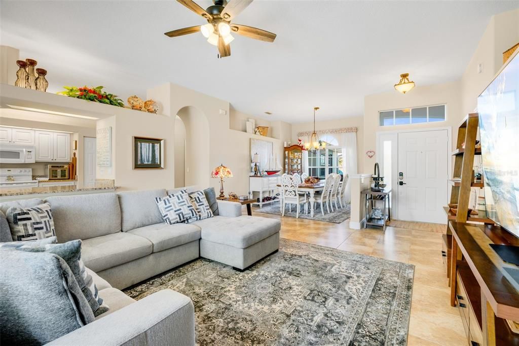 For Sale: $578,900 (4 beds, 2 baths, 2018 Square Feet)