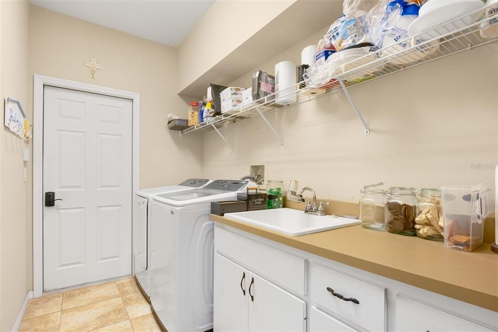 For Sale: $578,900 (4 beds, 2 baths, 2018 Square Feet)