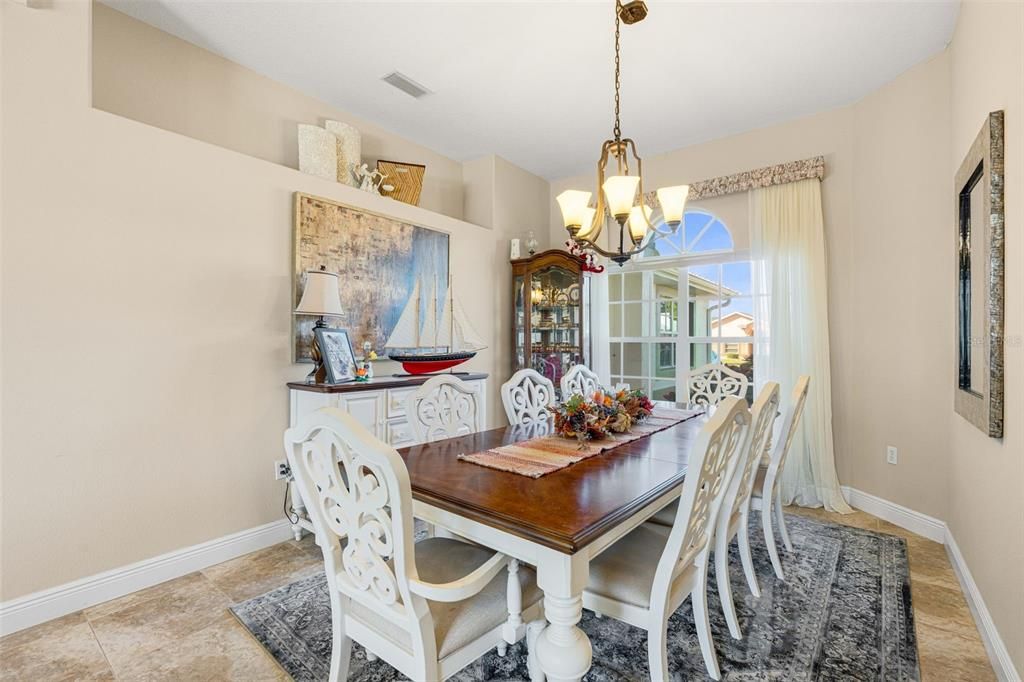 For Sale: $578,900 (4 beds, 2 baths, 2018 Square Feet)