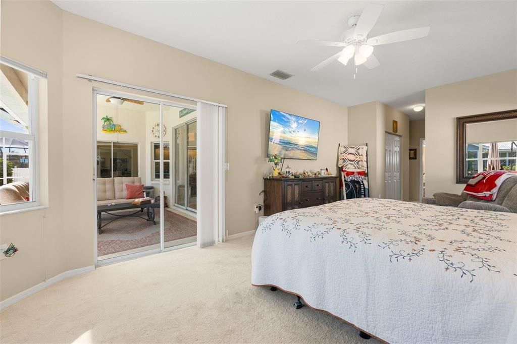 For Sale: $578,900 (4 beds, 2 baths, 2018 Square Feet)