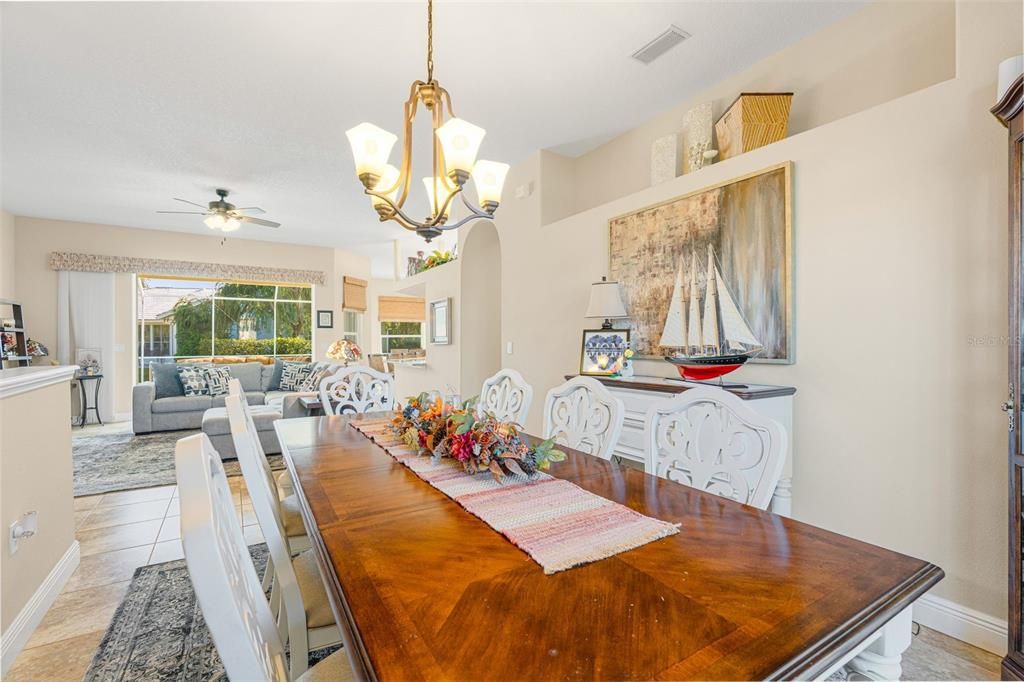 For Sale: $578,900 (4 beds, 2 baths, 2018 Square Feet)