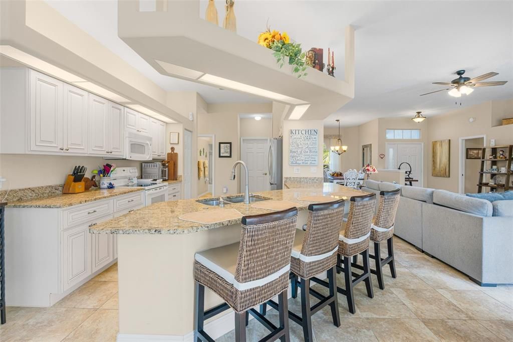 For Sale: $578,900 (4 beds, 2 baths, 2018 Square Feet)