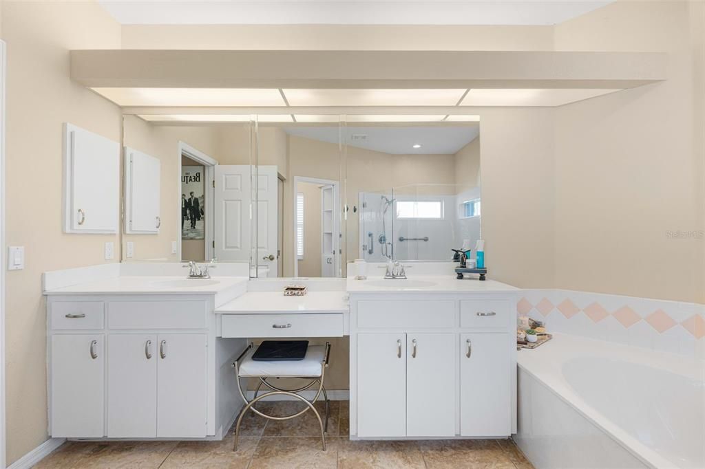 For Sale: $578,900 (4 beds, 2 baths, 2018 Square Feet)