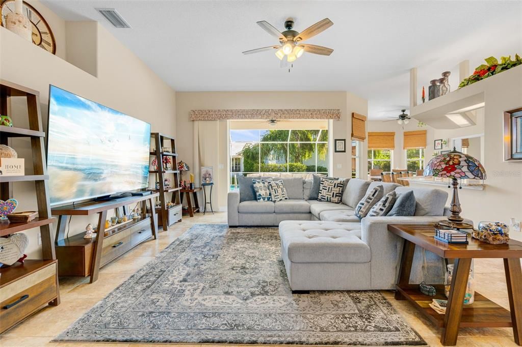 For Sale: $578,900 (4 beds, 2 baths, 2018 Square Feet)