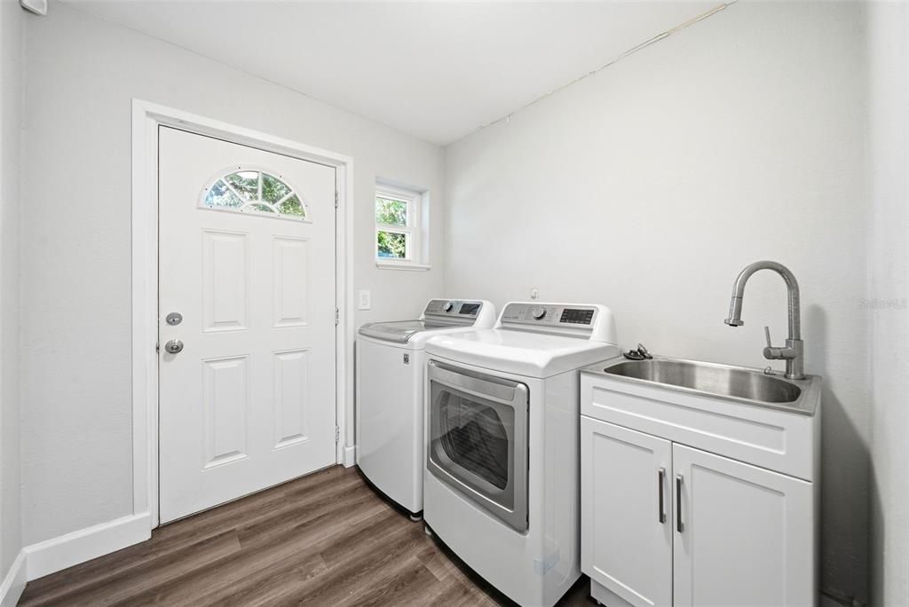 For Sale: $635,000 (4 beds, 2 baths, 1760 Square Feet)