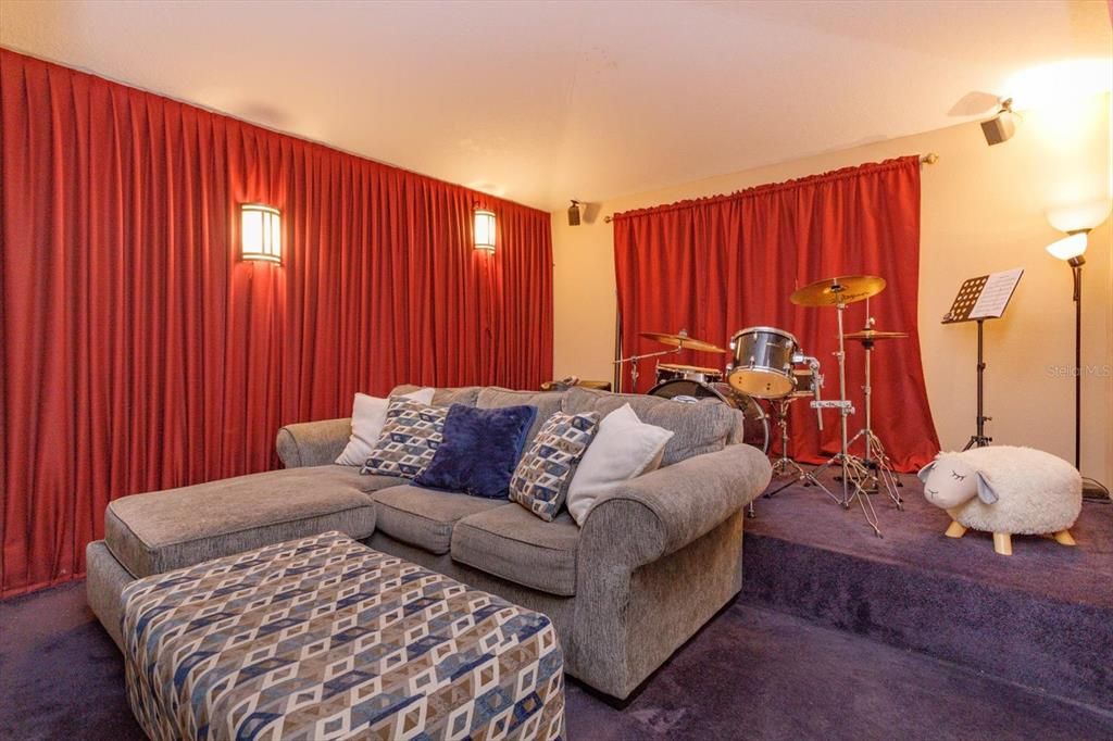 For Sale: $499,900 (4 beds, 3 baths, 2232 Square Feet)