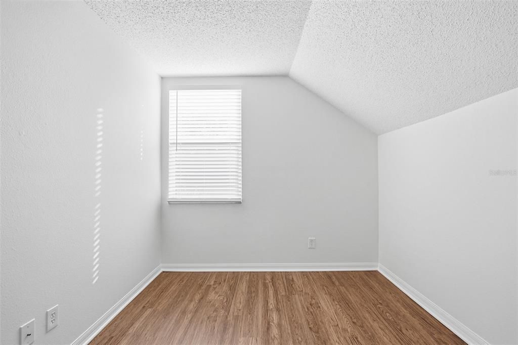 En Venta: $289,900 (4 camas, 2 baños, 1470 Pies cuadrados)