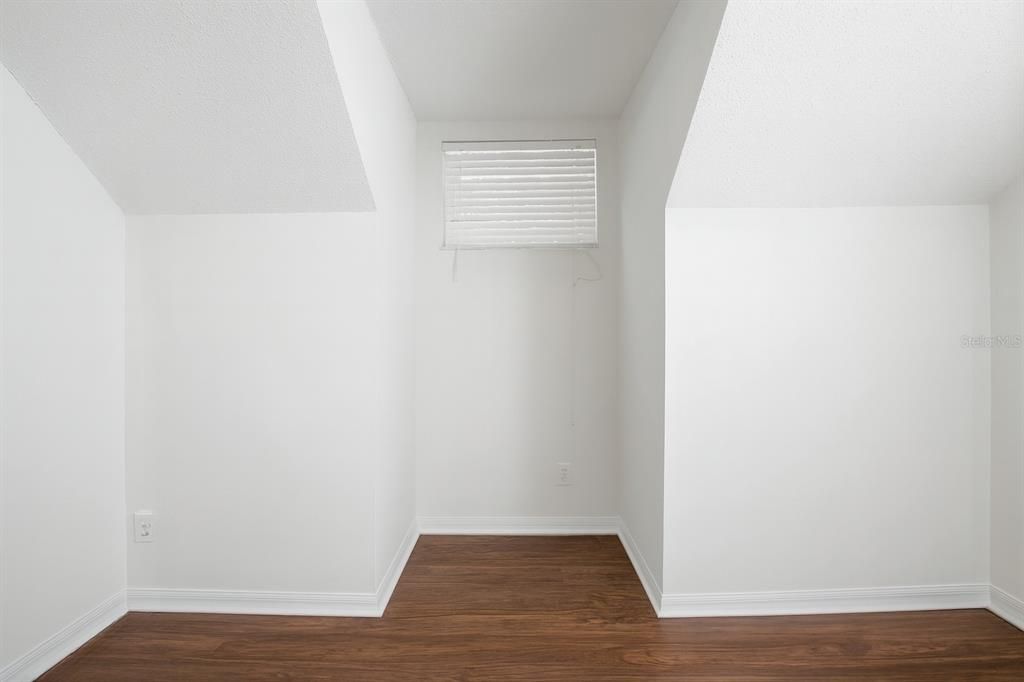 En Venta: $289,900 (4 camas, 2 baños, 1470 Pies cuadrados)