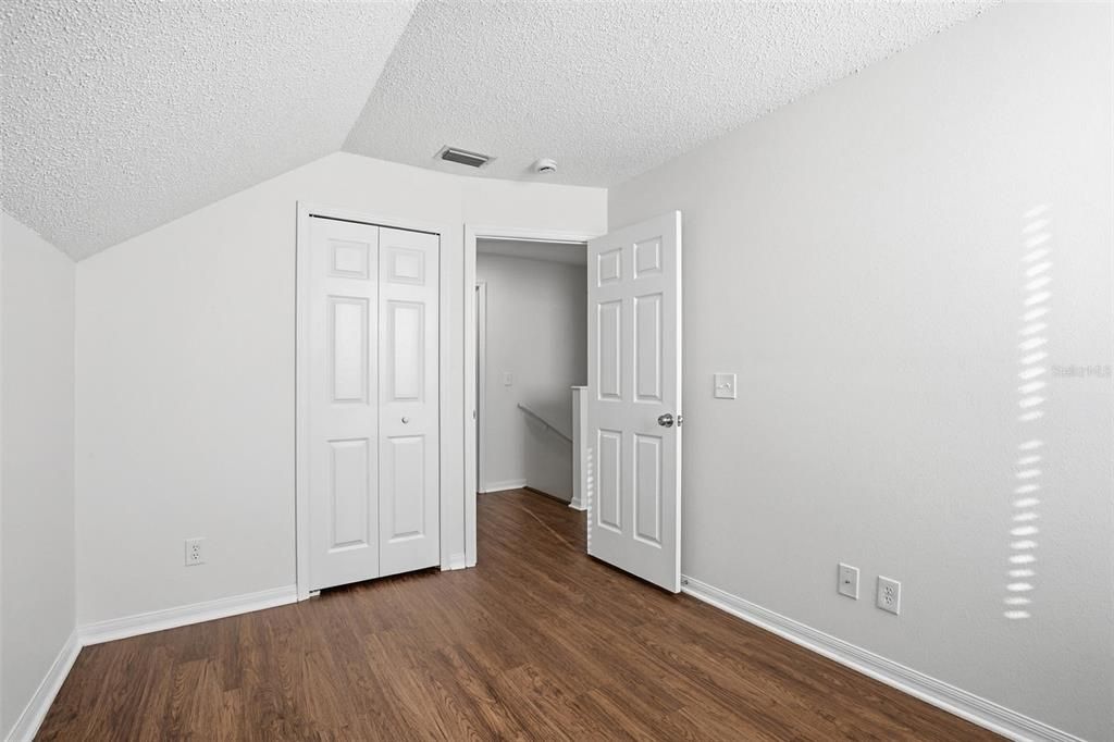 En Venta: $289,900 (4 camas, 2 baños, 1470 Pies cuadrados)