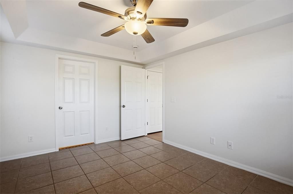 En Venta: $289,900 (4 camas, 2 baños, 1470 Pies cuadrados)